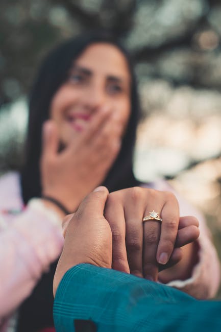 The Ultimate Guide to Engagement Ring Cuts