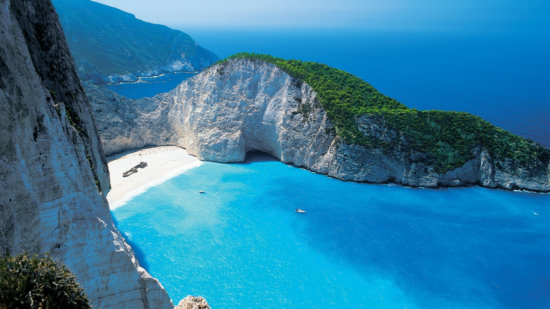 How to Honeymoon on a Budget: Top 5 Honeymoons under $2,500