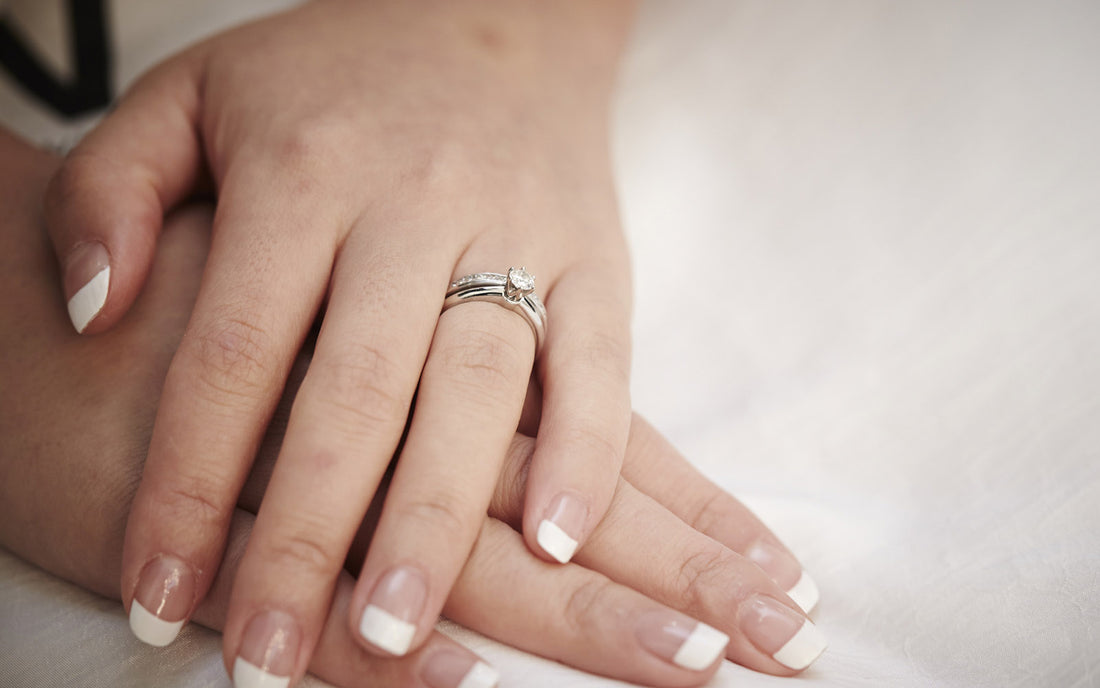 Take the Perfect Engagement Ring Selfie with These 5 Tips