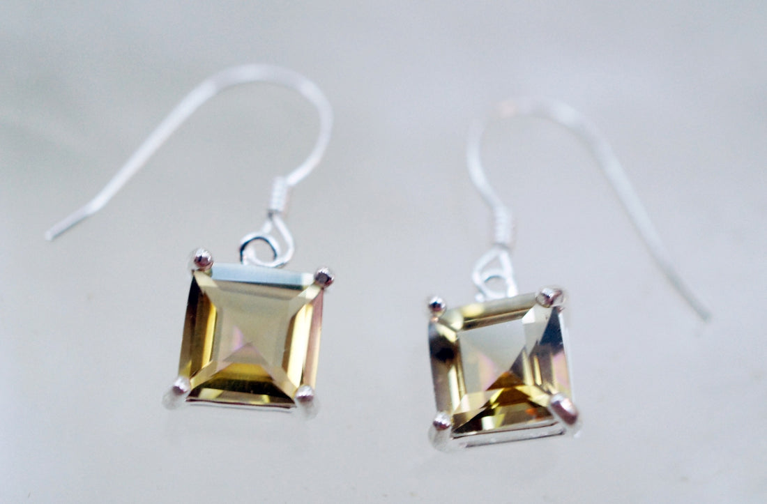 How to Choose Jewelry for the November Birthstones
