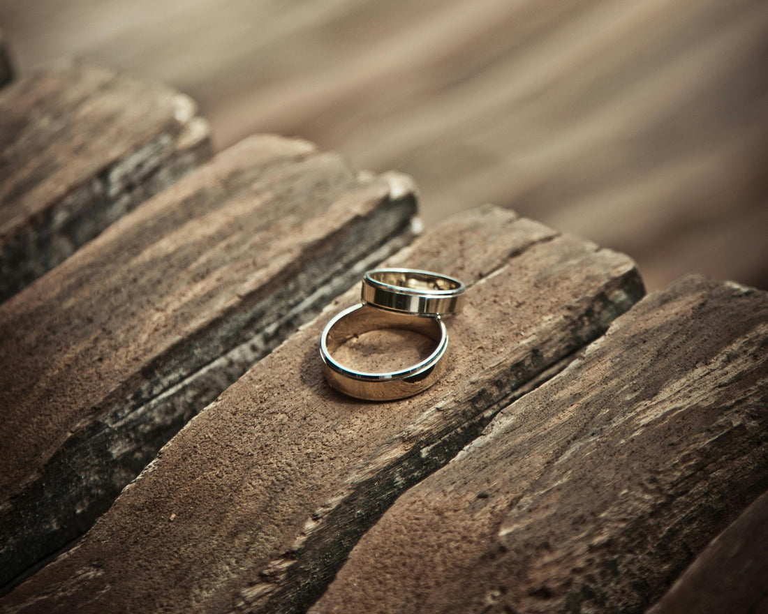 Best Anniversary Jewelry by Year: A 1st–50th Anniversary Guide