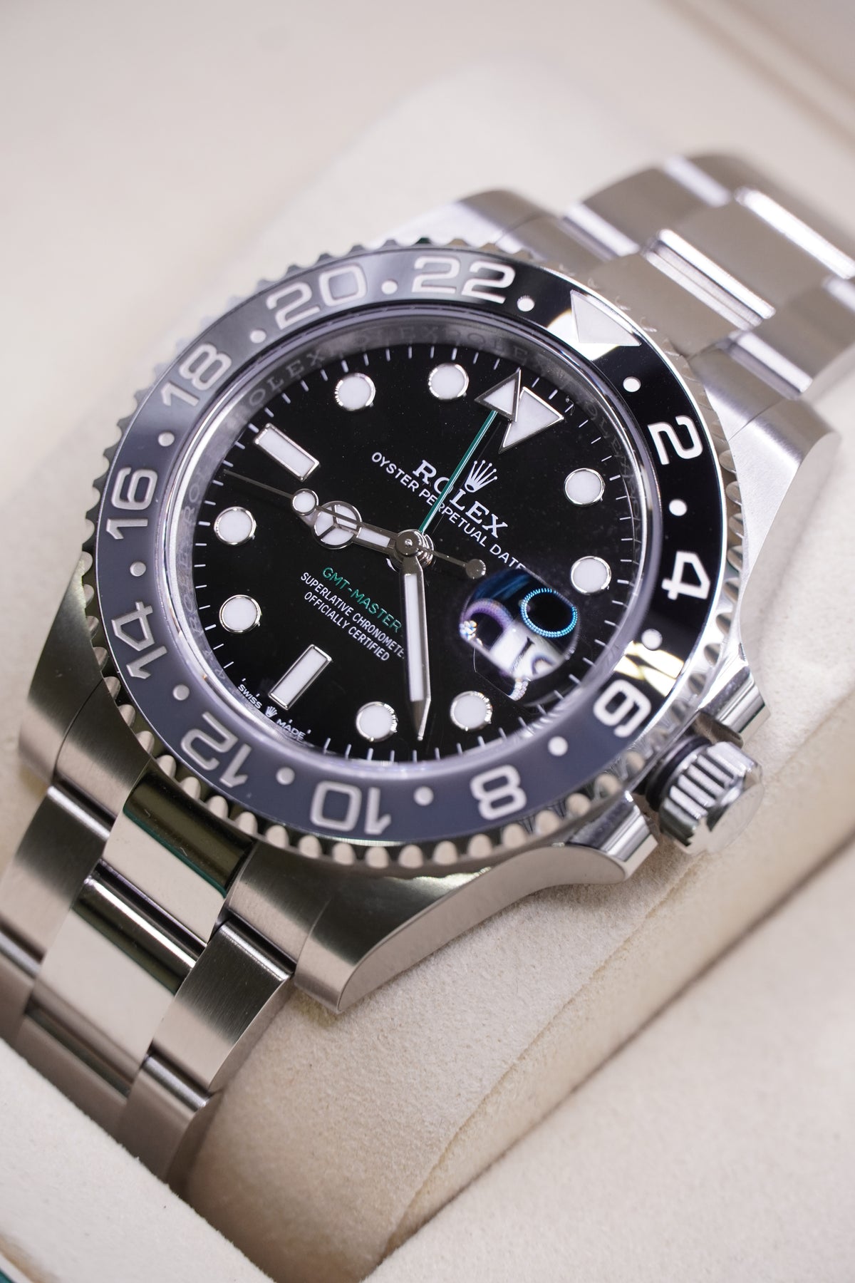 Rolex GMT-Master II Ref. 126710GRNR "Bruce Wayne" (Grey/Black Cerachrom Bezel, Black Dial, Oyster Bracelet)